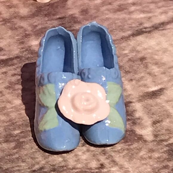 Vintage Miniature Porcelain Shoes - Picture 1 of 9